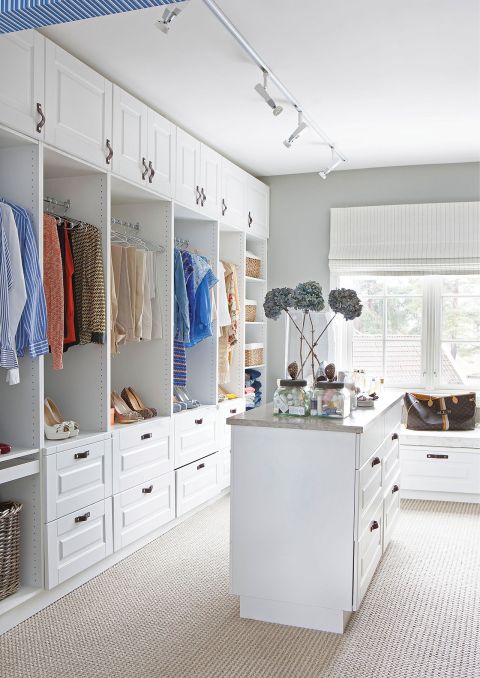 Zmieściła się tu nawet wygodna komoda pośrodku.