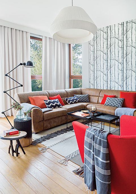 Na ścianie tapeta Cole Son. Nowoczesny dom na wsi