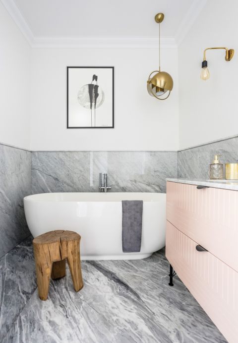 Doskonałe połączenie: francuski szyk i polskie rzemiosło w apartamencie