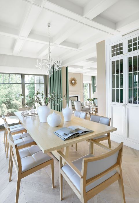 Klasyczna i jednocześnie minimalistyczna jadalnia.