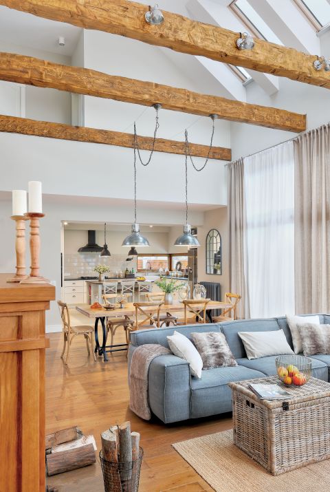 Tylko naturalne materiały i barwy: drewno i len, beże i szarości.