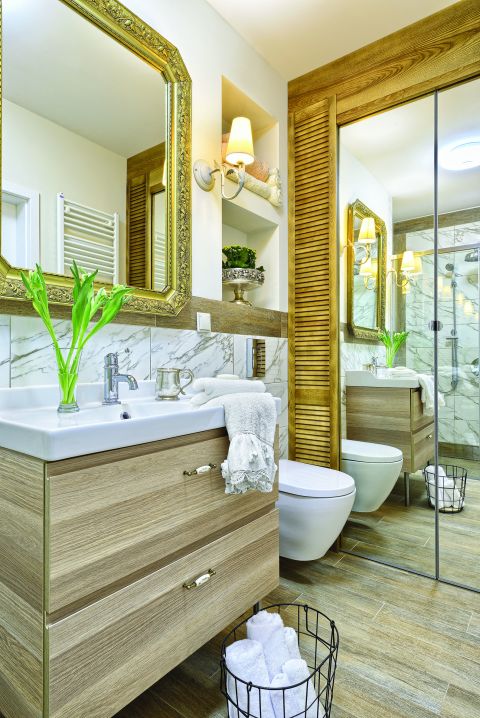 Piękne mieszkanie, a w nim pełno antyków. Połączenie starego z nowym daje wspaniałe rezultaty. Tak jak w przypadku tego