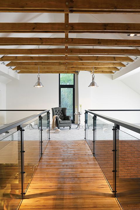 Jeszcze ciut pusta, ale Anecie marzy sie tu pracownia fotograficzna z mnóstwem pięknych, osobistych zdjęć.