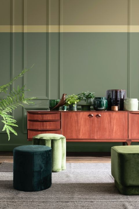 dwa kolory farb na ścianie w salonie