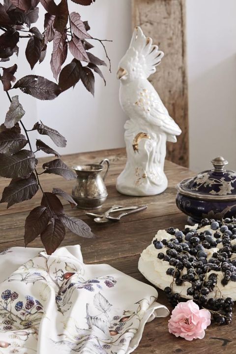 Katarzyna Woynowska - jedwab z amuletem