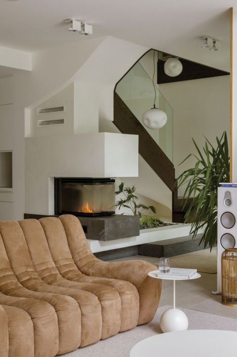 salon w stylu ciepłego minimalizmu