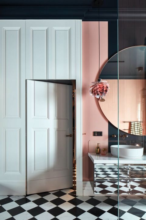 ekstrawagancka łazienka z rockową nutą