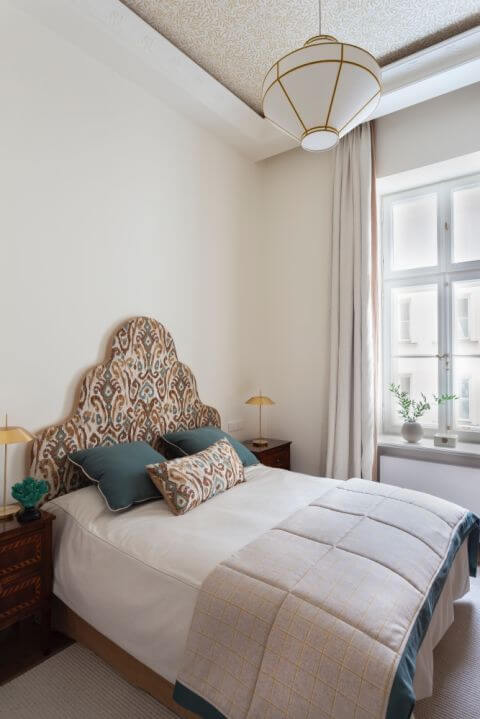 mieszkanie kolekcjonera sztuki sypialnia gościnna