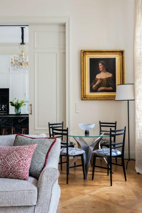 jak zaaranżować obrazy we wnętrzu