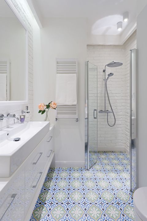 Marzyli o kameralnym budynku wśród zieleni, koniecznie na Ursynowie. Znaleźli i urządzili w stylu art deco.