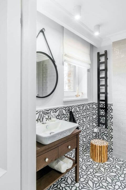 czarne akcesoria i dodatki do łazienki