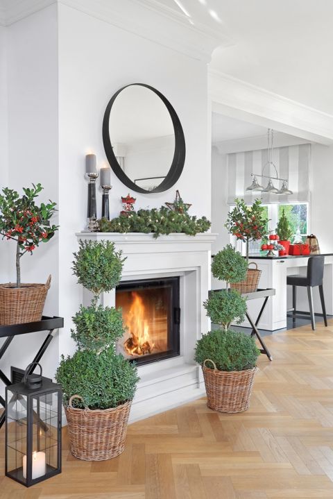 dekoracja kominka na Boże Narodzenie