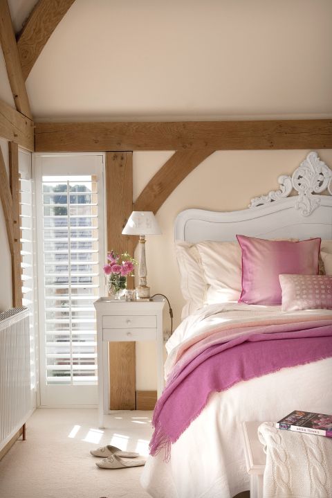 sypialnia w stylu rustykalnym