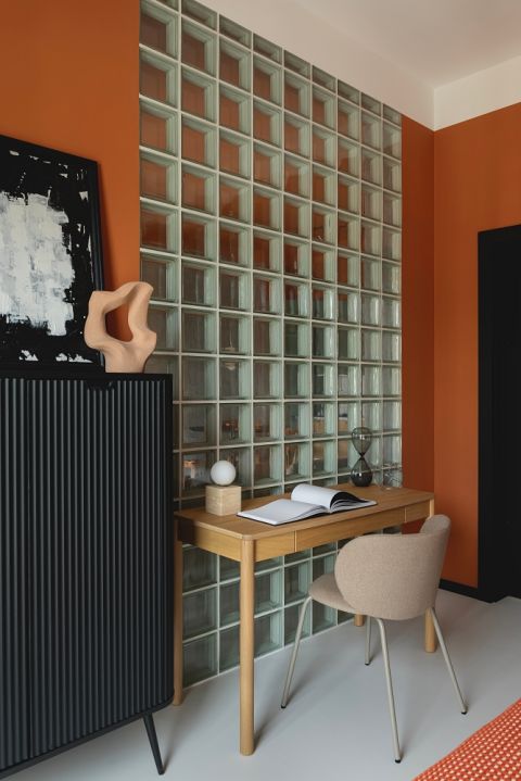 luksfery w domowym biurze