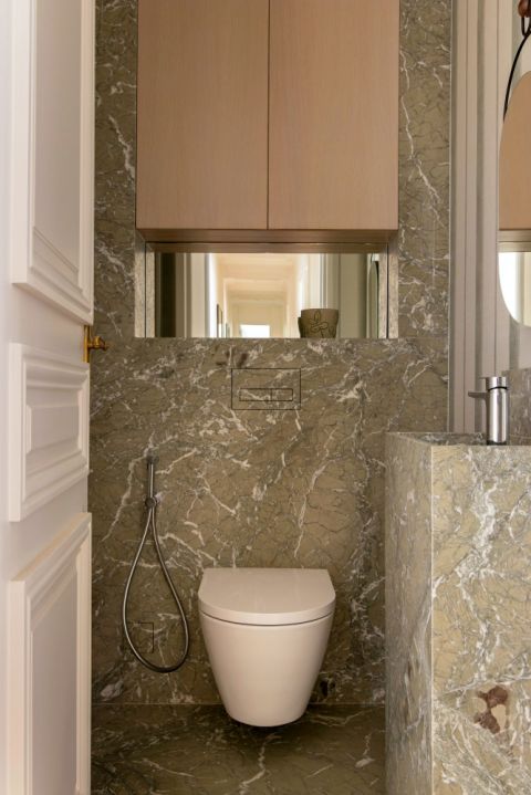 toaleta w luksusowym apartamencie