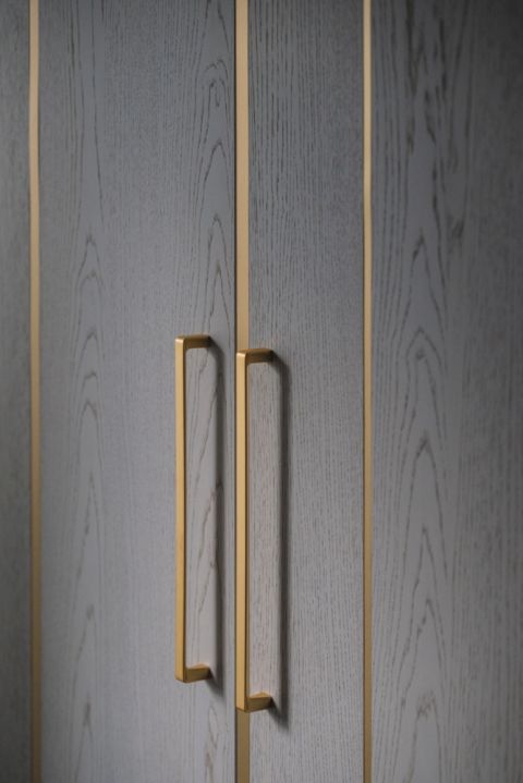 pojemne szafki w stylu nowoczesnej klasyki