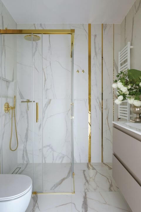 łazienka gościnna w nowoczesnym domu