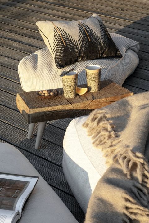 nowoczesny drewniany dom z tarasem