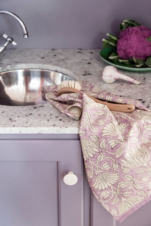 pastelowa fioletowa kuchnia