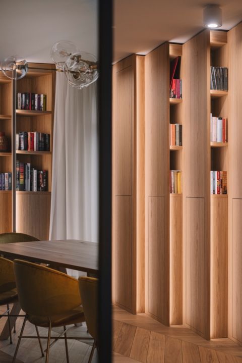 pomysłowa biblioteka w mieszkaniu