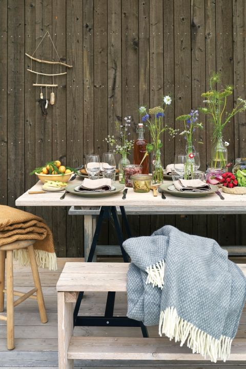 przyjęcie w ogrodzie dekoracje w stylu rustykalnym