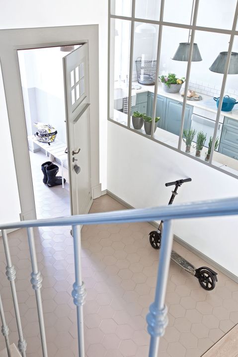 Styl skandynawski według Tatiany? Klasyka otulona mgiełką szarości i bieli, a do tego mnóstwo zabawnych pomysłów, jak sanki w