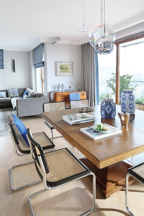 Apartament pomagała urządzić Anna Casciarri.