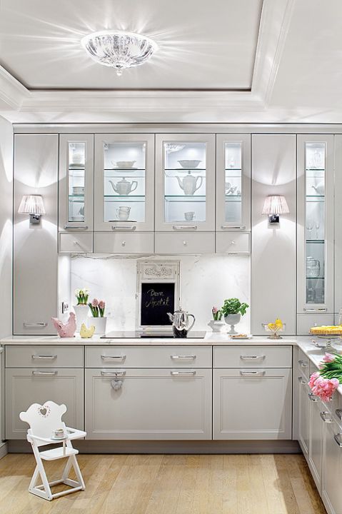 Biała Maria Rosenthala to ulubiony serwis Ady. Kury i hiacynty stawia zawsze przed świętami.