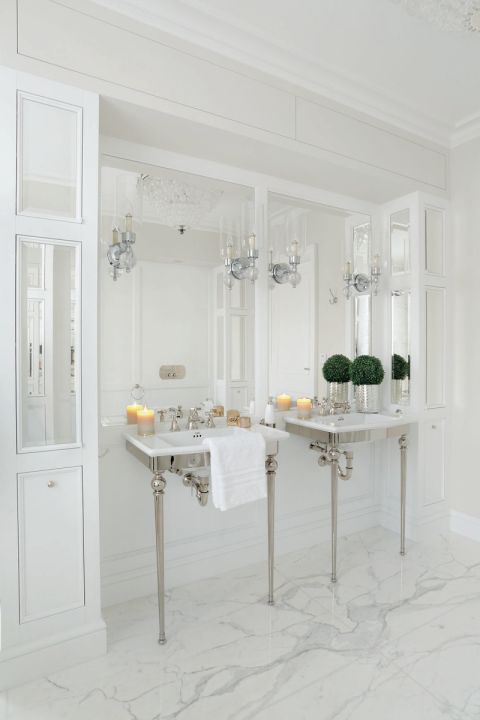 Wszytkie okładziny kamienne wykonał Piotr Staniak z firmy kamieniarskiej Piokom Marmury.