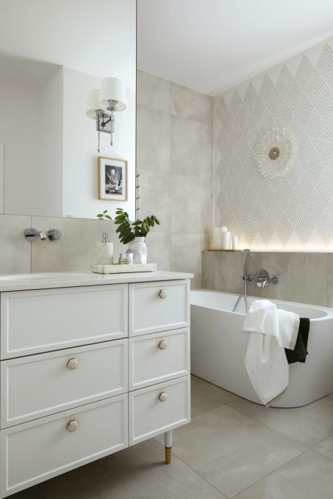 łazienka w beżach i bieli