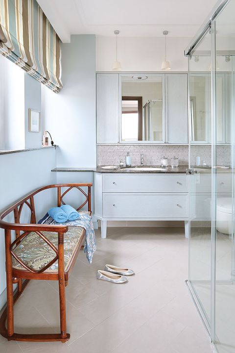 Błękitny dom w chmurach. Błękitny dom w chmurach