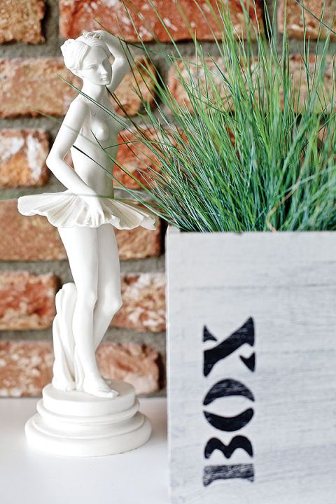 Nowoczesna surowość i mocne detale.