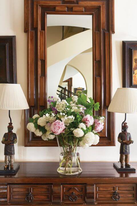 Dom pod Warszawą: prosty, sielski, subtelnie elegancki