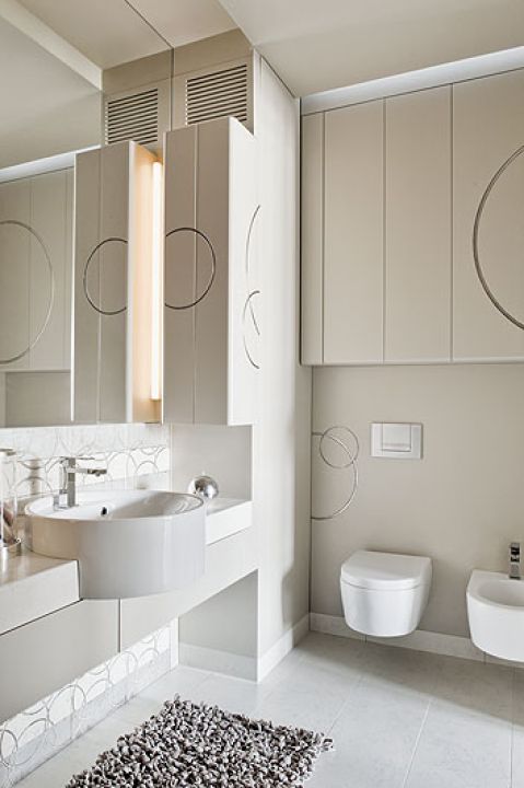 Druga łazienka koło sypialni. Tym razem w stonowanych beżach.