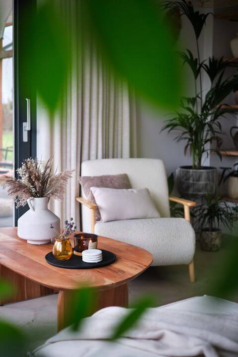 przytulny kącik do czytania w salonie