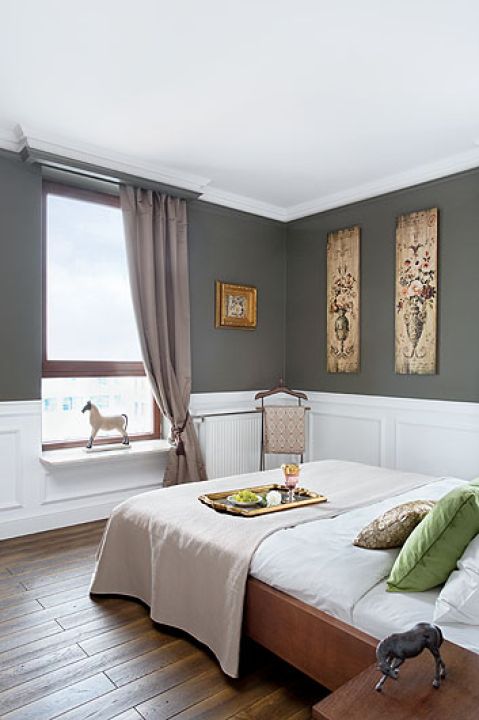 Flamandzkie kolory - zielone i złote poduszki są Home Sweet Home, taca Lilla Godo.