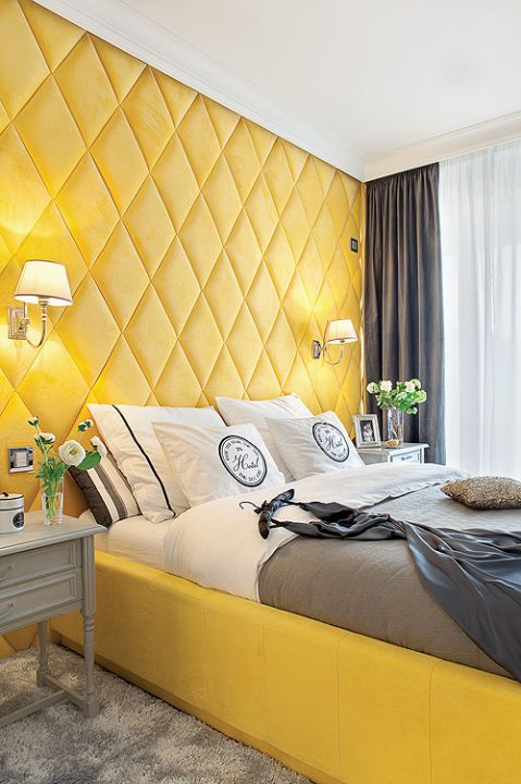 Klimat tego wnętrza tworzą malowane meble, na przykład stół do jadalni, który zyskał szarą barwę i nowy prowansalski blat.