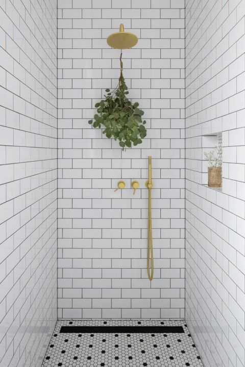 łazienka z prysznicem płytki metro
