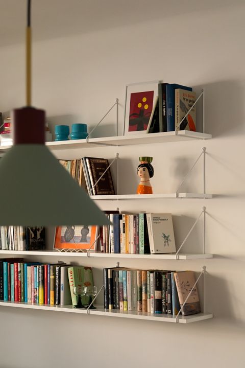 salon w stylu vintage w modernistycznej kamienicy