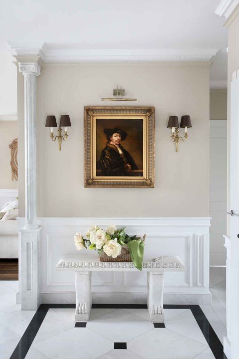 Ściany w salonie nie muszą być białe, a modne kolory w sypialni to nie tylko pastele. Zebraliśmy najnowsze trendy