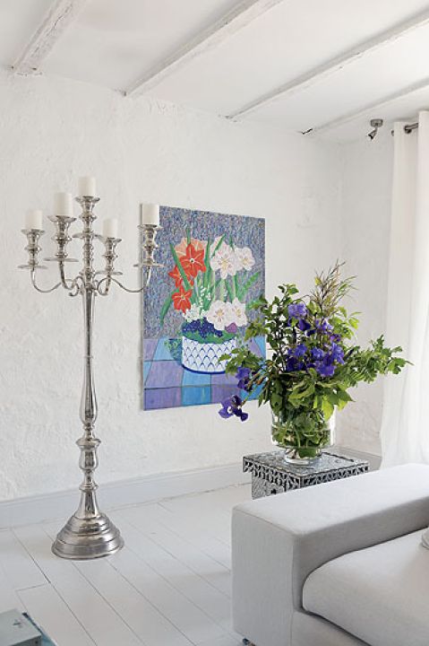 Obraz Jeana de Paula. Maria kupiła go 30 lat temu, gdy artysta mieszkał w Londynie.