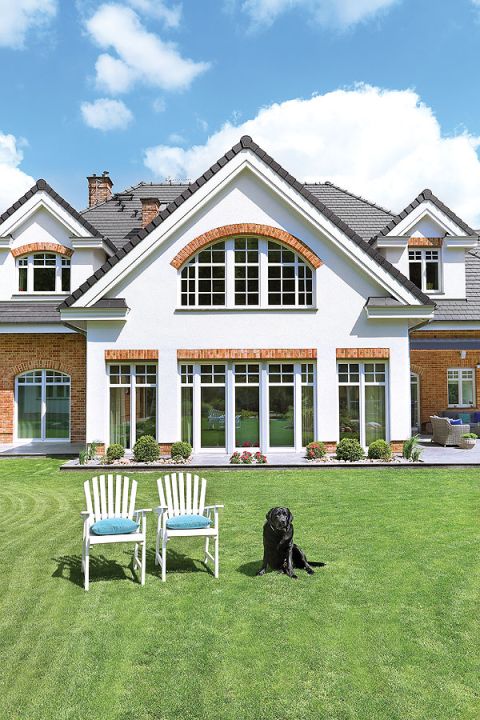 Pledy i poduszki z BB Home. Dom na polanie: zaprojektowany od A do Z