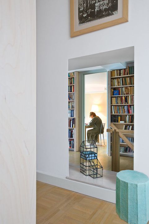 Pracownia artystki i showroom mieści się na warszawskim Targówku.