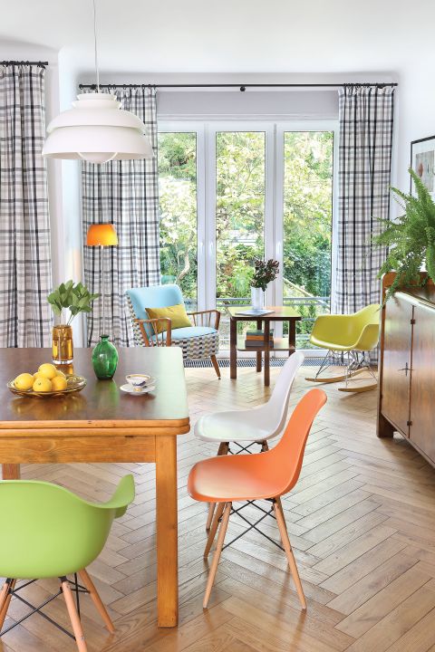 Przypominająca UFO lampa Jørna Utzona, duńskiego architekta, który zaprojektował słynna operę w Sydney.