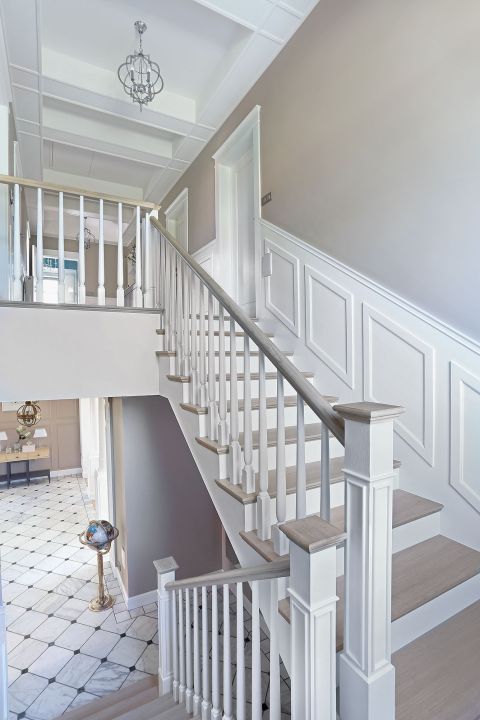 Stylowe schody powstały specjalnie na zamówienie.