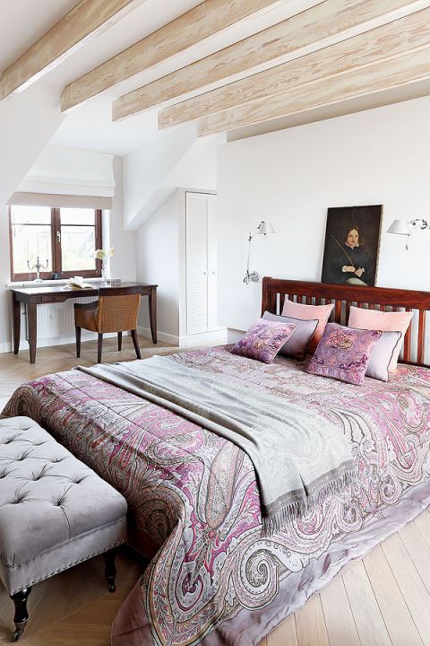 różowa sypialnia w stylu francuskim