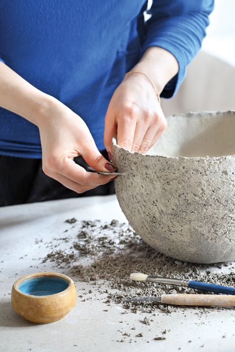 Sztuką może być nawet liść kapusty, pod warunkiem że zobaczysz w nim piękno – jak ceramiczka Kasia Stefańska-Białek.