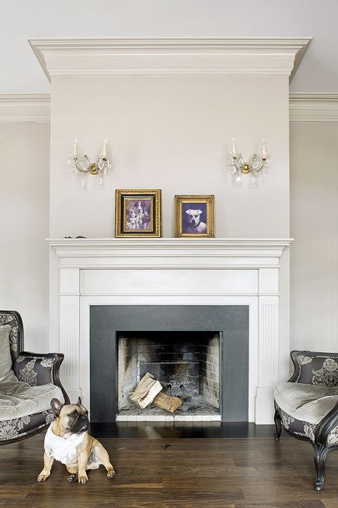 W całym domu przeplatają się styl pałacowy z rustykalnym.