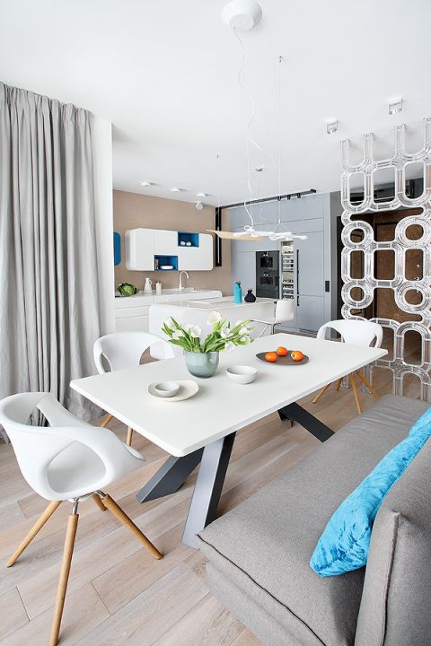 Tym mieszkaniem cały czas można się cieszyć i coś w nim odkrywać, bo projektantka pomyślała nie tylko o wygodzie