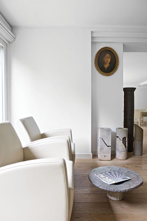 W całym domu dominują jasne kolory. Tam, gdzie kafle lepią